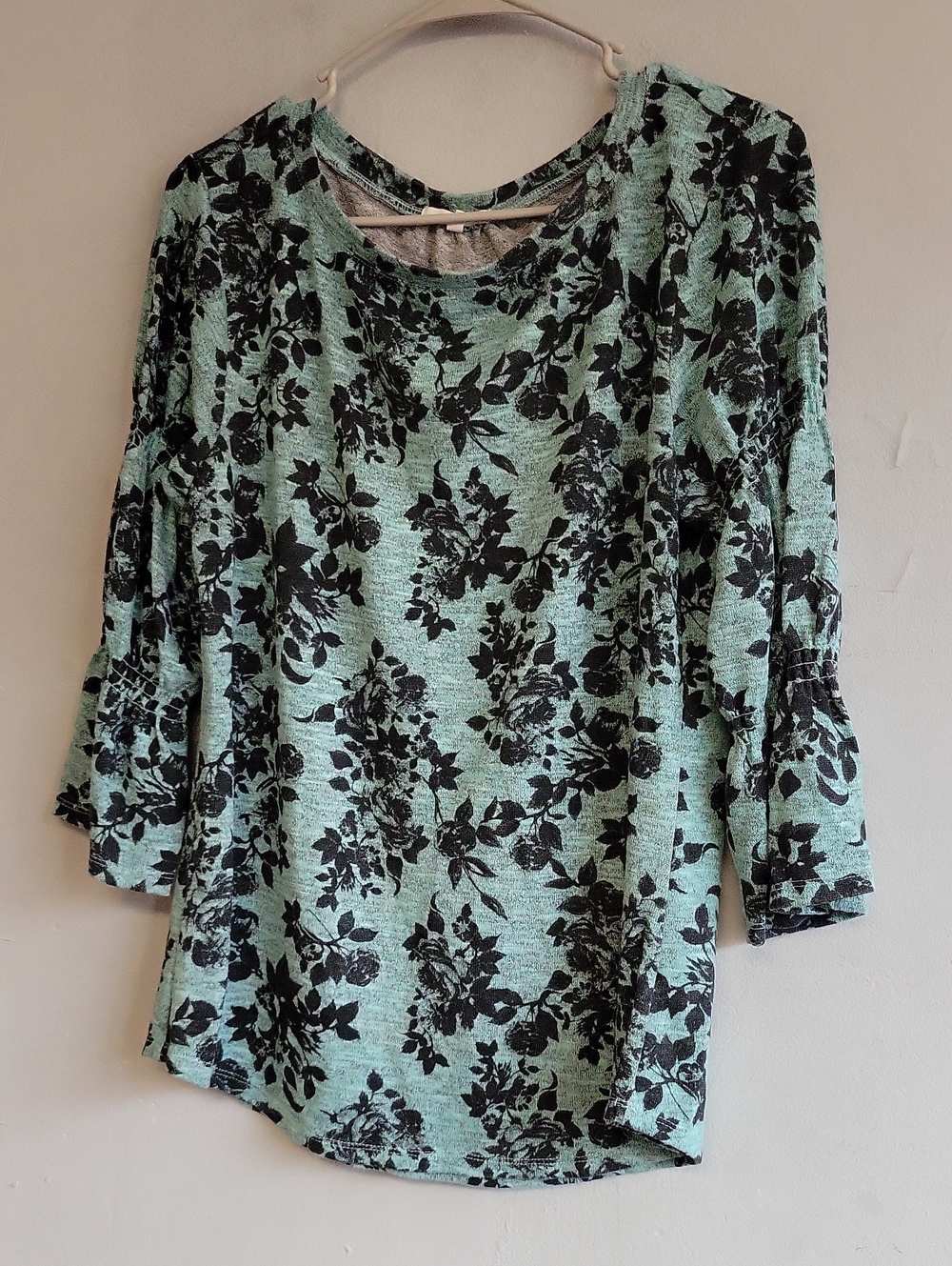 Women's large Maurices teal heather w/black floral long sleeve shirt